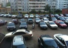 Все готово к введению платных парковок на отрезанной при межевании придомовой земле